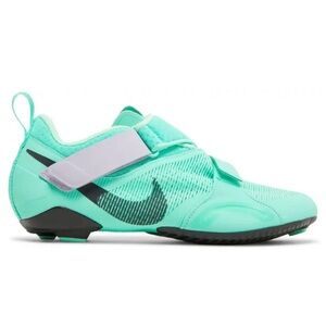Nike Mint Green Spin Shoes with Black Logo